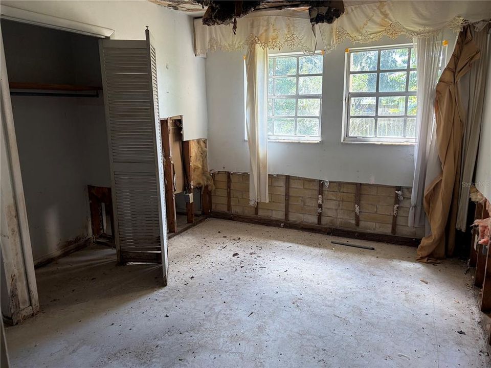 For Sale: $389,000 (4 beds, 3 baths, 3414 Square Feet)