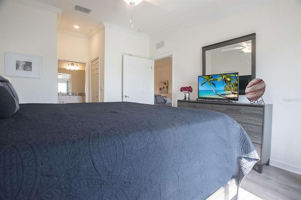 В аренду: $3,000 (2 спален, 2 ванн, 1329 Квадратных фут)