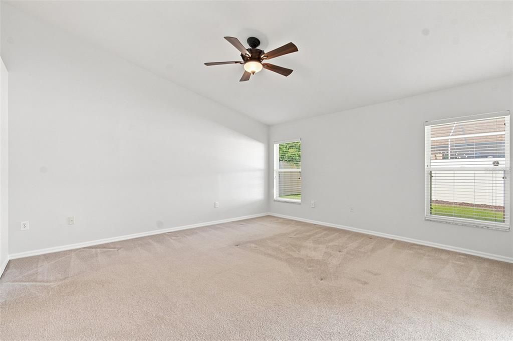 For Sale: $560,000 (4 beds, 3 baths, 2747 Square Feet)