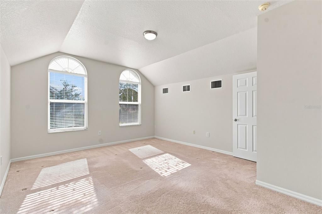 For Sale: $560,000 (4 beds, 3 baths, 2747 Square Feet)