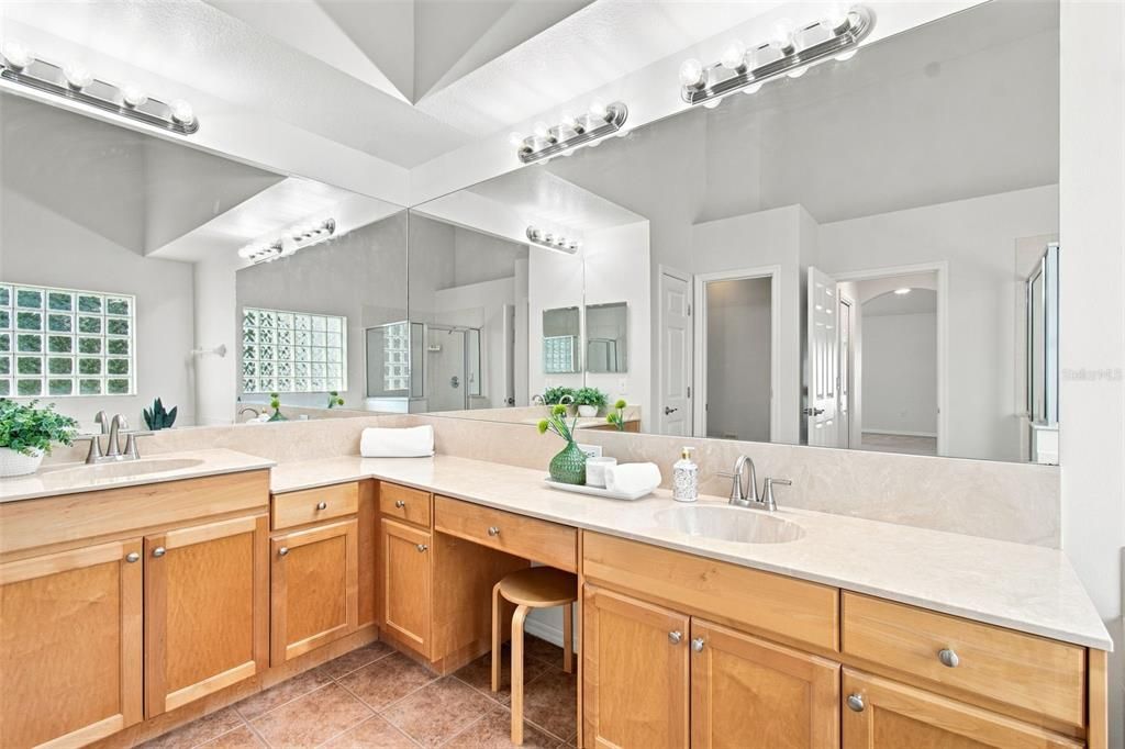 For Sale: $560,000 (4 beds, 3 baths, 2747 Square Feet)
