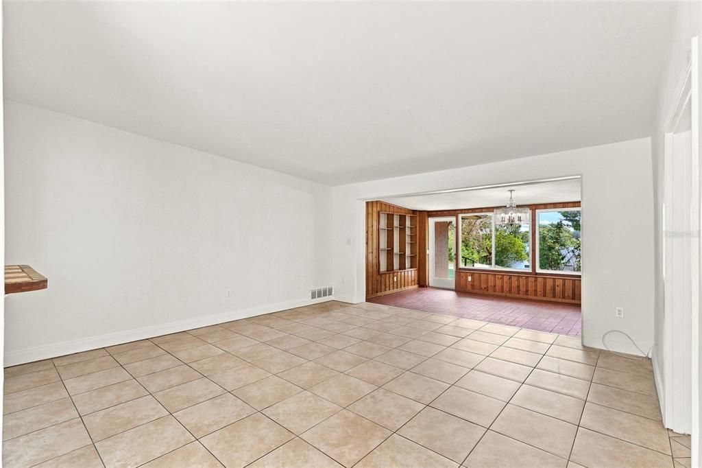 En Renta: $2,995 (3 camas, 2 baños, 1898 Pies cuadrados)