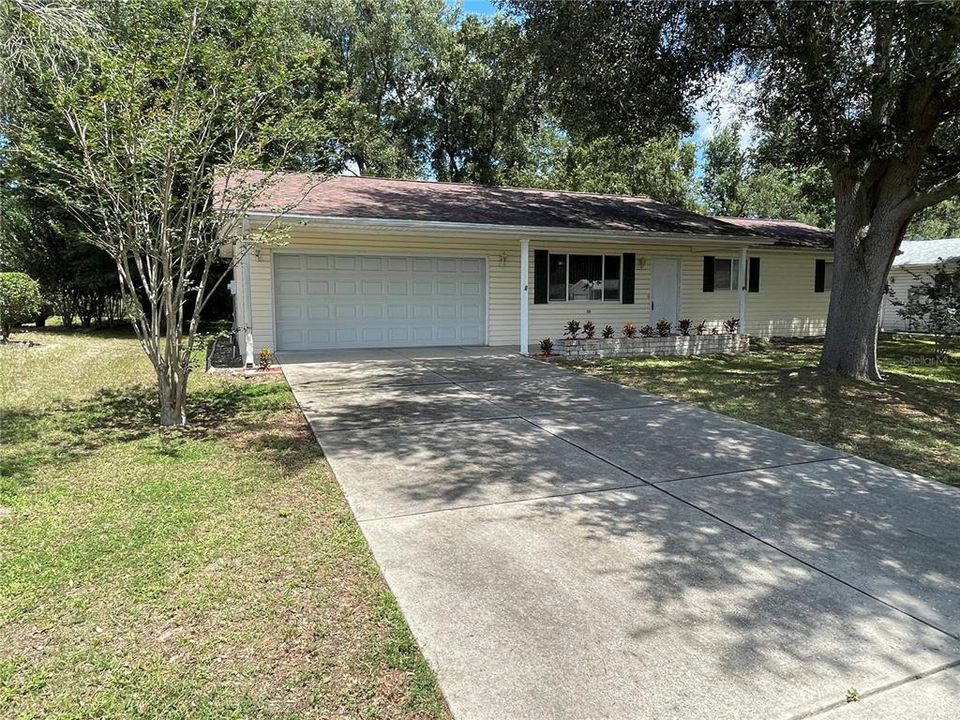 For Sale: $245,000 (2 beds, 2 baths, 1108 Square Feet)