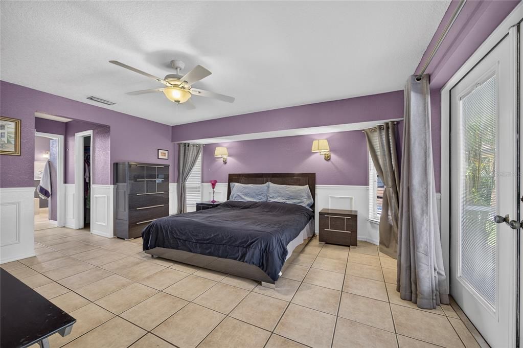 For Sale: $400,000 (4 beds, 2 baths, 2285 Square Feet)