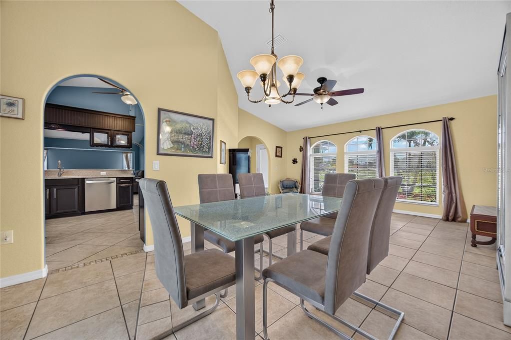 For Sale: $400,000 (4 beds, 2 baths, 2285 Square Feet)