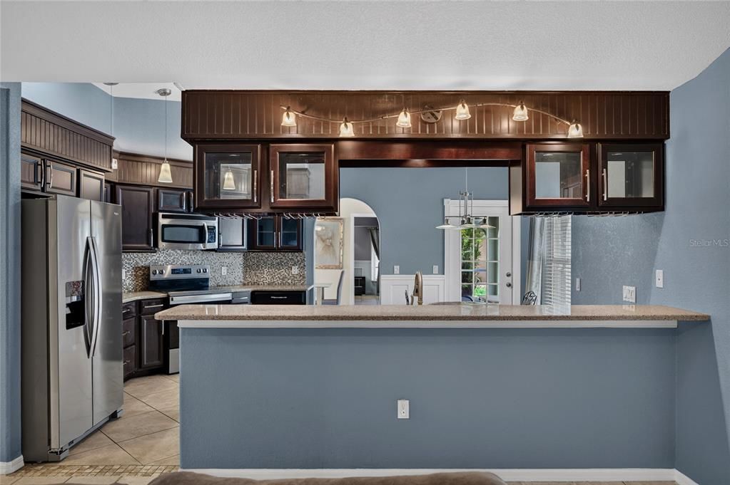 For Sale: $400,000 (4 beds, 2 baths, 2285 Square Feet)