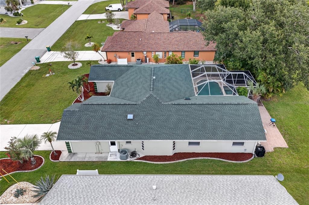 For Sale: $400,000 (4 beds, 2 baths, 2285 Square Feet)