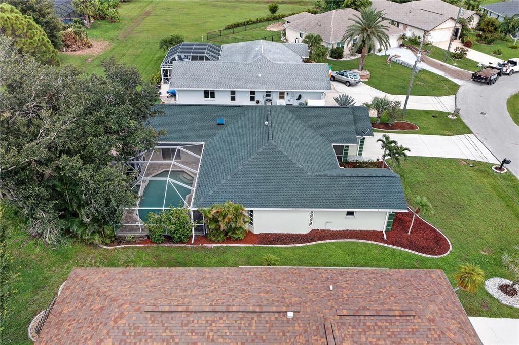 For Sale: $400,000 (4 beds, 2 baths, 2285 Square Feet)
