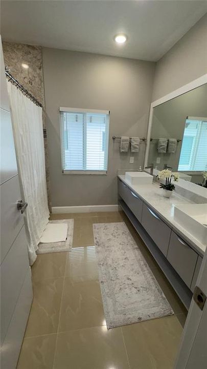 En Venta: $419,999 (4 camas, 2 baños, 2366 Pies cuadrados)