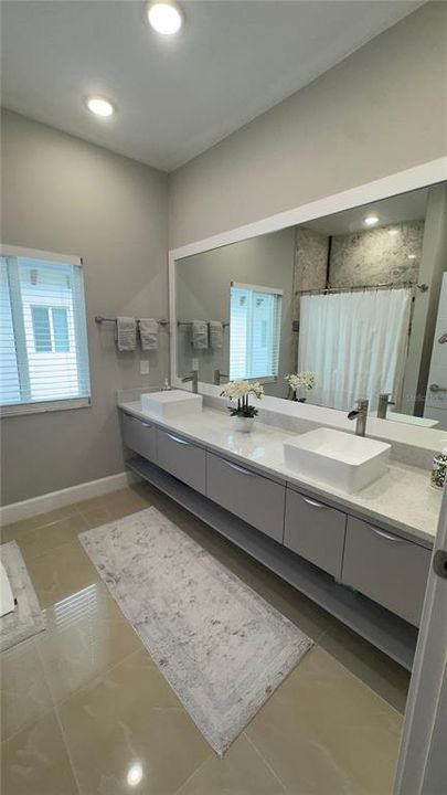 En Venta: $419,999 (4 camas, 2 baños, 2366 Pies cuadrados)
