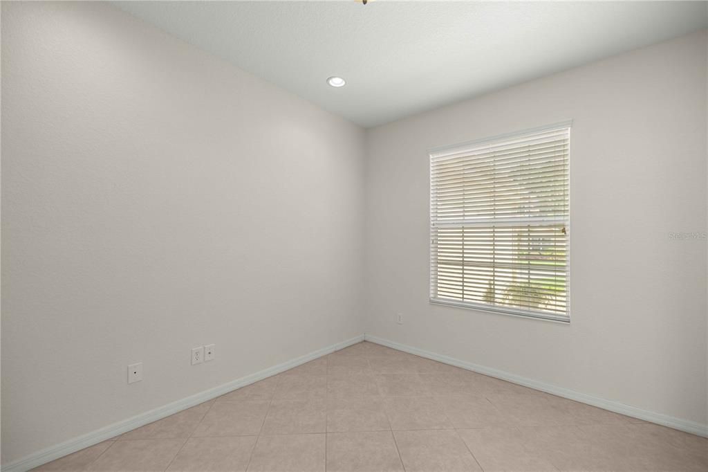 For Sale: $369,500 (2 beds, 2 baths, 1958 Square Feet)