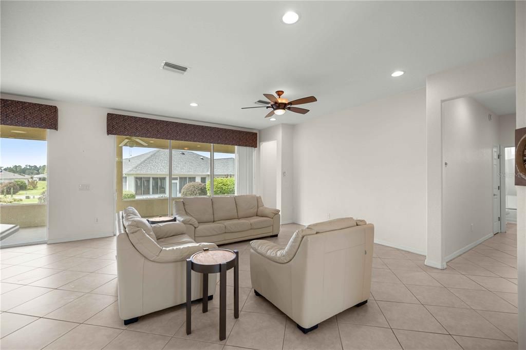 For Sale: $369,500 (2 beds, 2 baths, 1958 Square Feet)