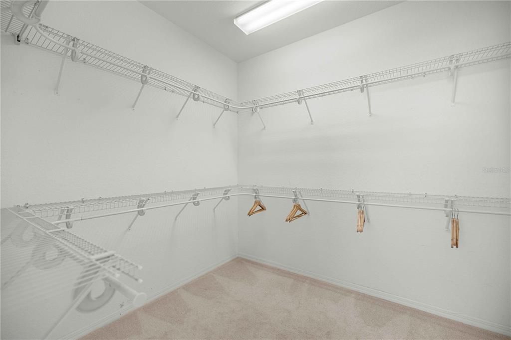 For Sale: $369,500 (2 beds, 2 baths, 1958 Square Feet)