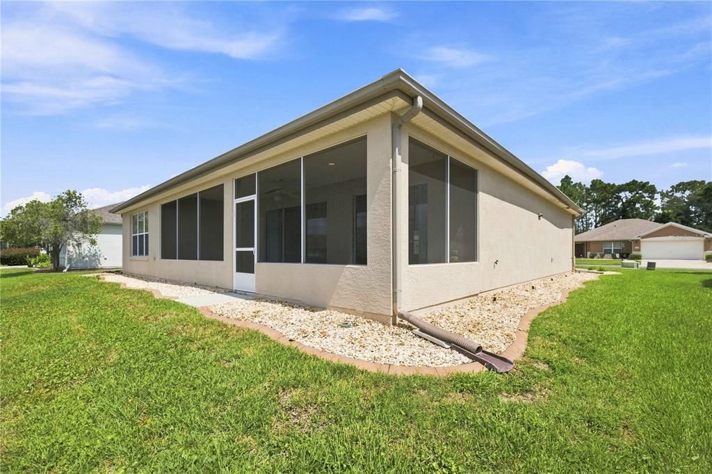 For Sale: $369,500 (2 beds, 2 baths, 1958 Square Feet)
