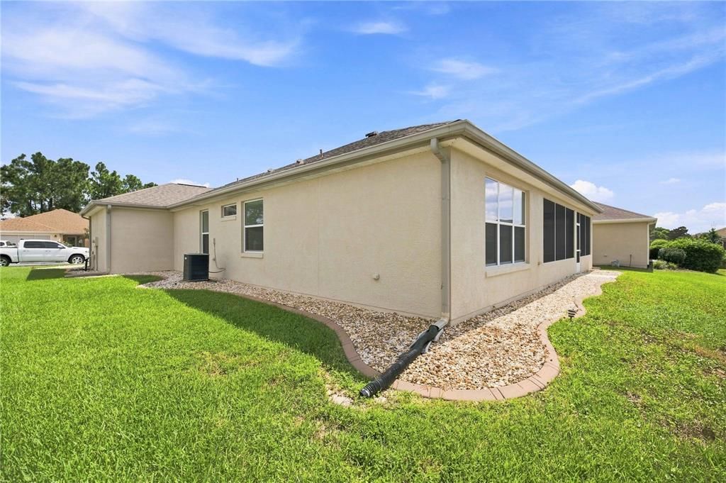 For Sale: $369,500 (2 beds, 2 baths, 1958 Square Feet)