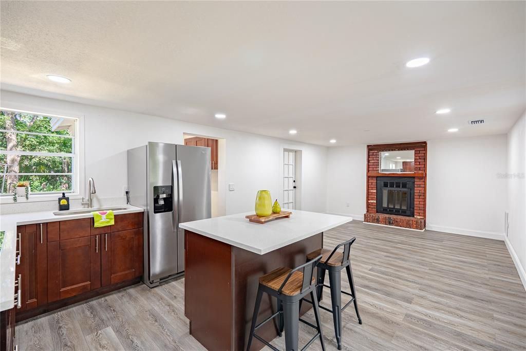 En Venta: $250,000 (3 camas, 2 baños, 1104 Pies cuadrados)