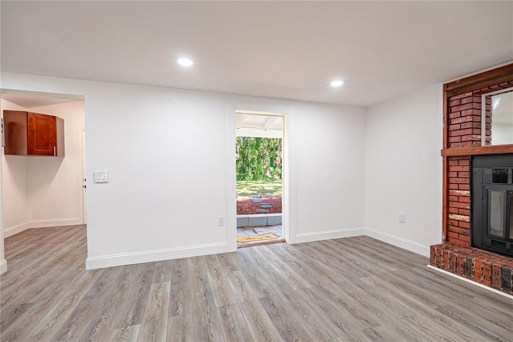 En Venta: $250,000 (3 camas, 2 baños, 1104 Pies cuadrados)