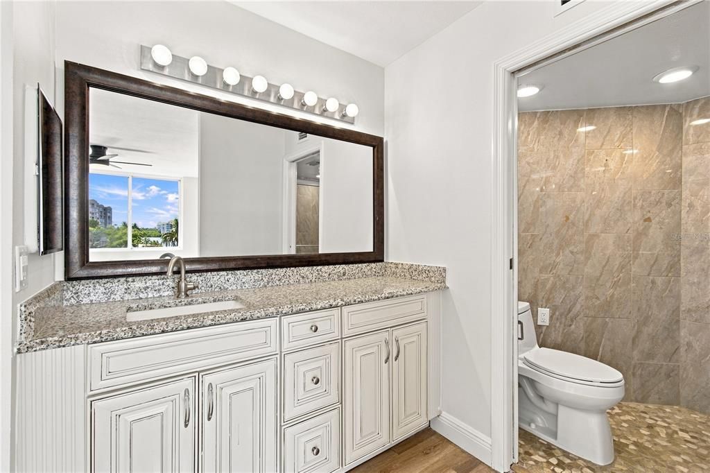 En Venta: $499,999 (2 camas, 2 baños, 1325 Pies cuadrados)