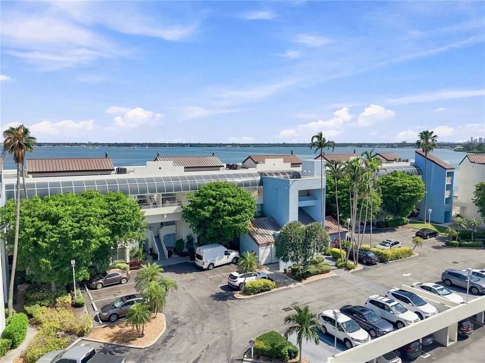 En Venta: $499,999 (2 camas, 2 baños, 1325 Pies cuadrados)