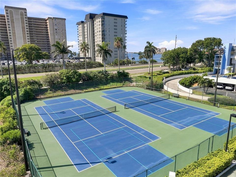 En Venta: $499,999 (2 camas, 2 baños, 1325 Pies cuadrados)
