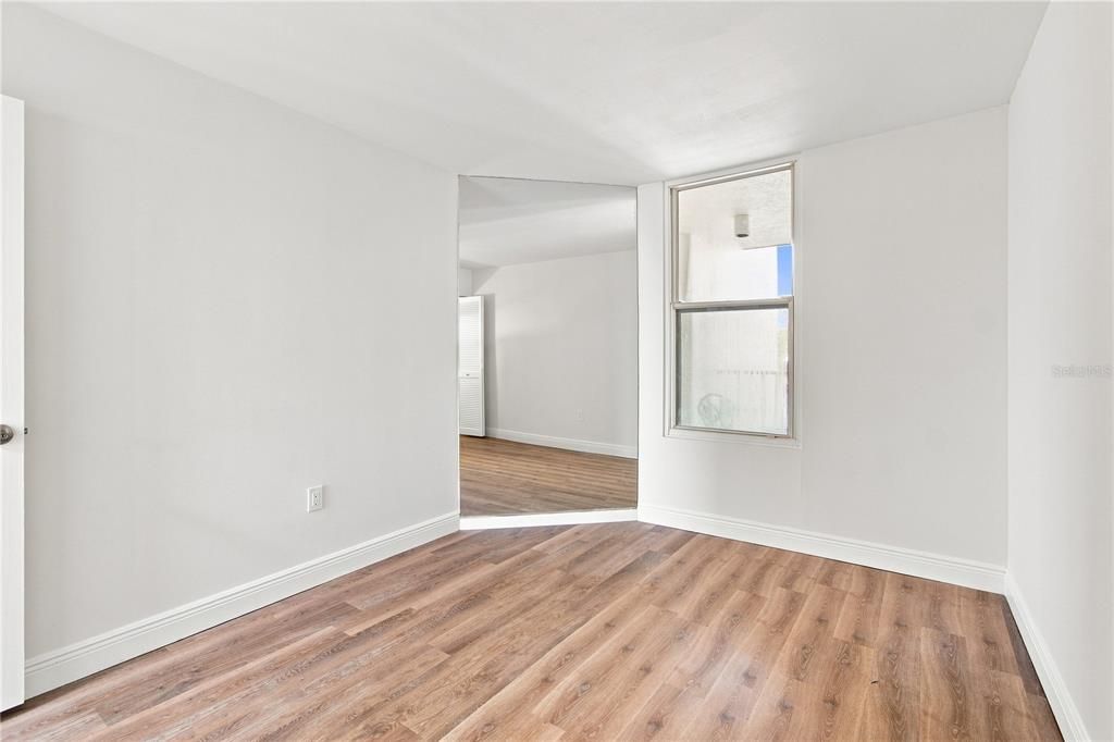 En Venta: $499,999 (2 camas, 2 baños, 1325 Pies cuadrados)