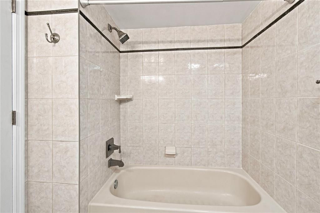 En Venta: $499,999 (2 camas, 2 baños, 1325 Pies cuadrados)