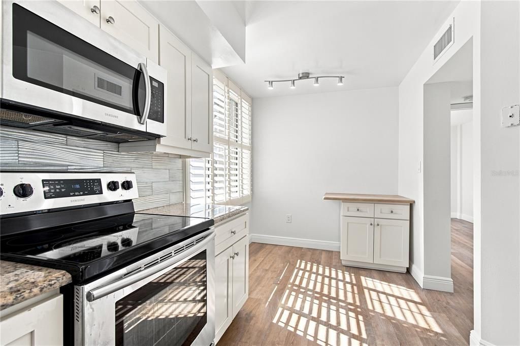 En Venta: $499,999 (2 camas, 2 baños, 1325 Pies cuadrados)