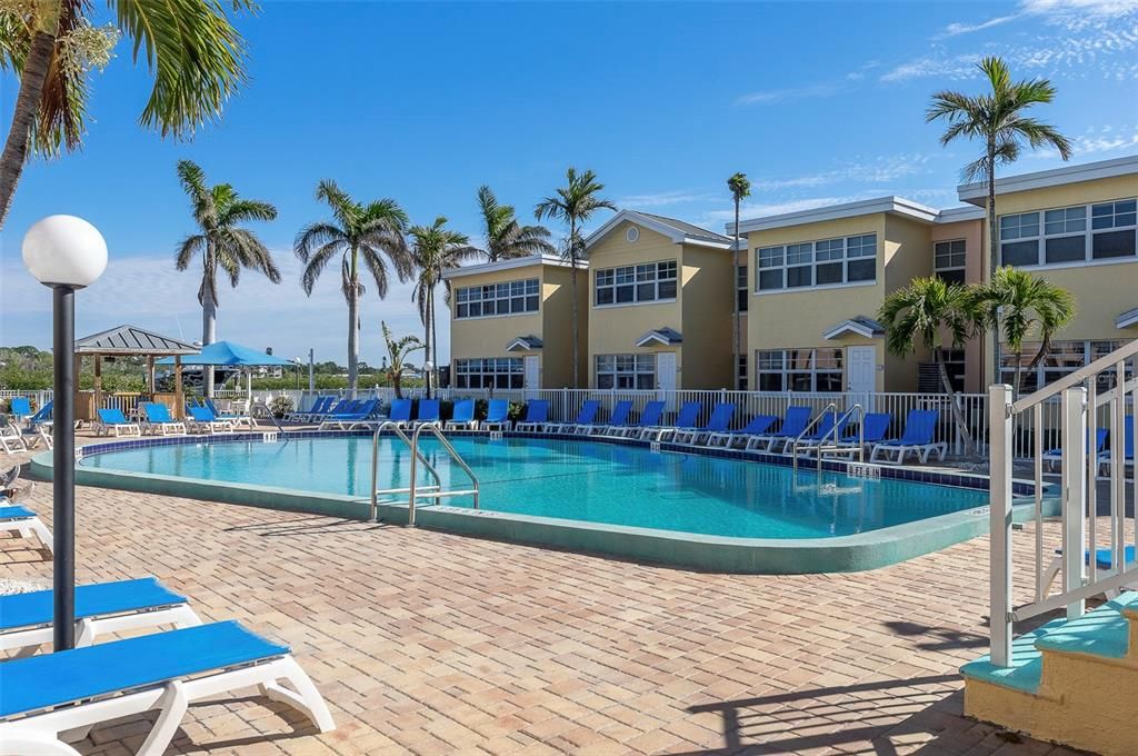 En Venta: $494,000 (2 camas, 1 baños, 950 Pies cuadrados)