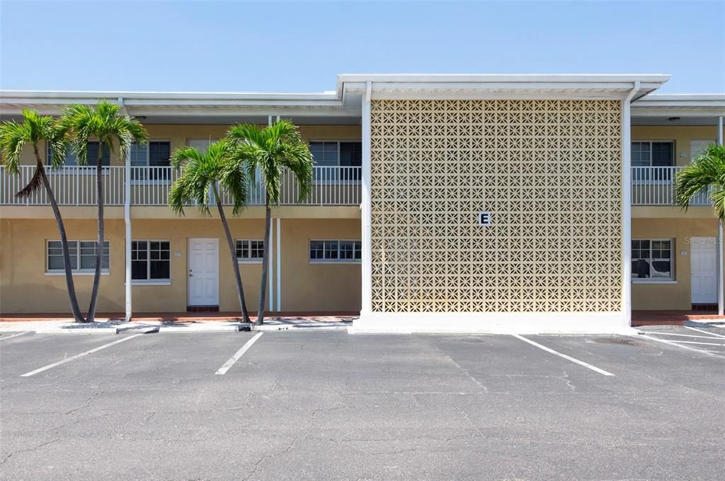 En Venta: $494,000 (2 camas, 1 baños, 950 Pies cuadrados)