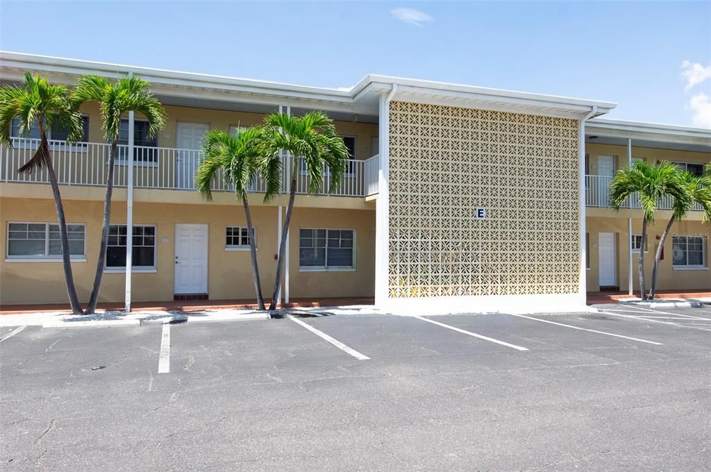 En Venta: $494,000 (2 camas, 1 baños, 950 Pies cuadrados)