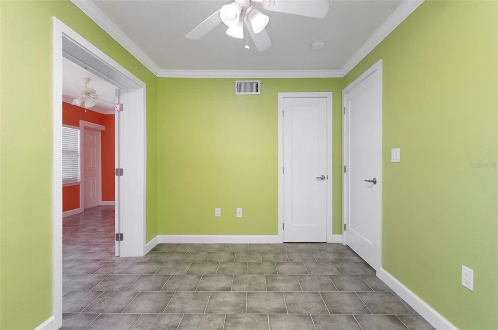 En Venta: $494,000 (2 camas, 1 baños, 950 Pies cuadrados)