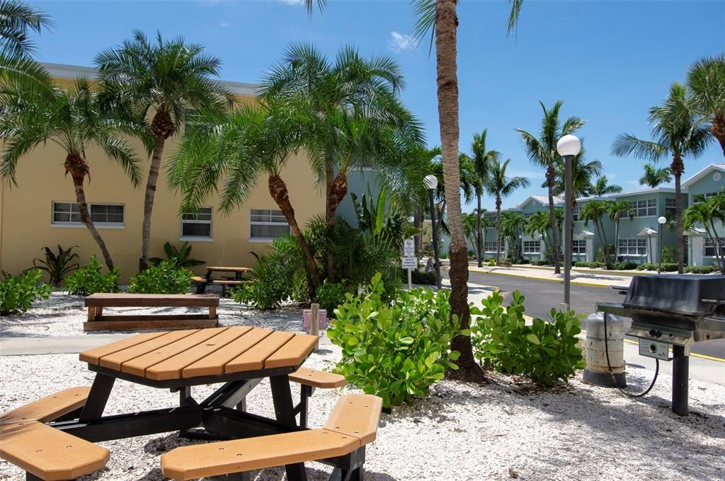 En Venta: $494,000 (2 camas, 1 baños, 950 Pies cuadrados)