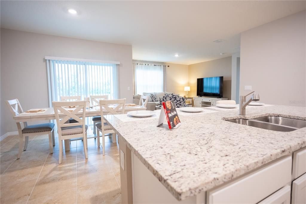 En Venta: $399,990 (4 camas, 2 baños, 1828 Pies cuadrados)