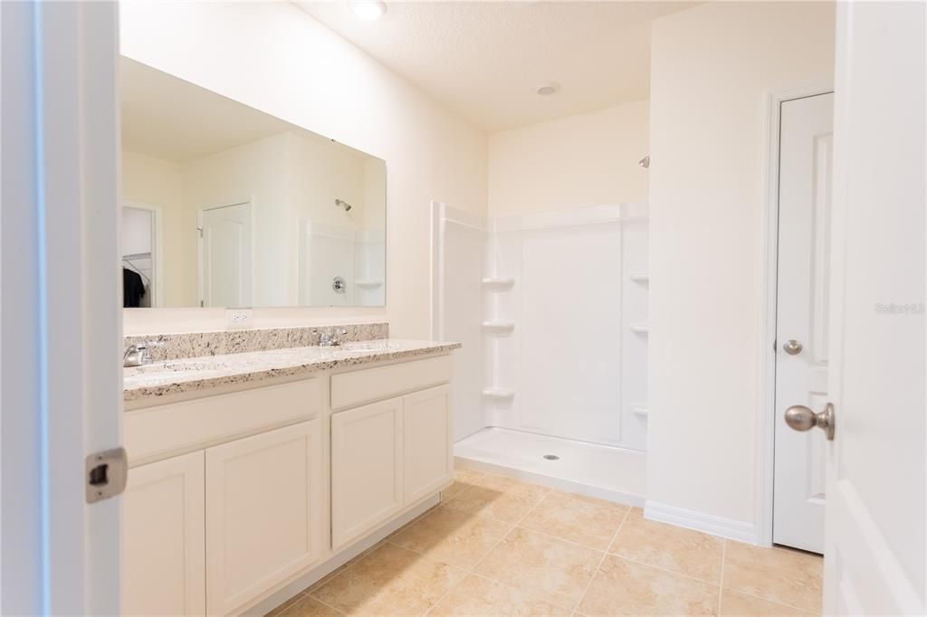 En Venta: $399,990 (4 camas, 2 baños, 1828 Pies cuadrados)