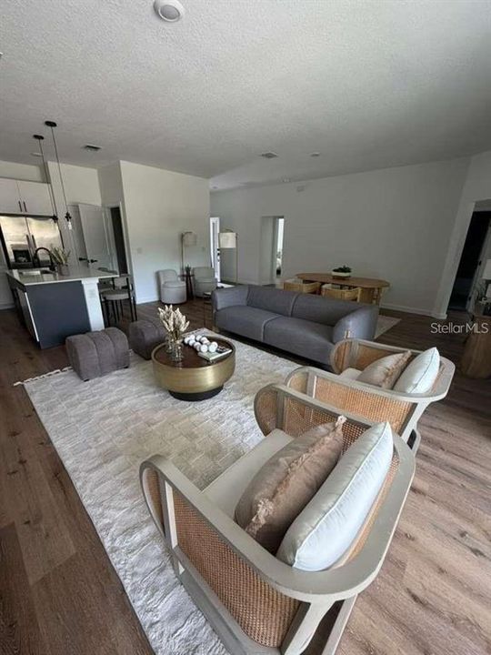 В аренду: $1,900 (3 спален, 2 ванн, 1500 Квадратных фут)