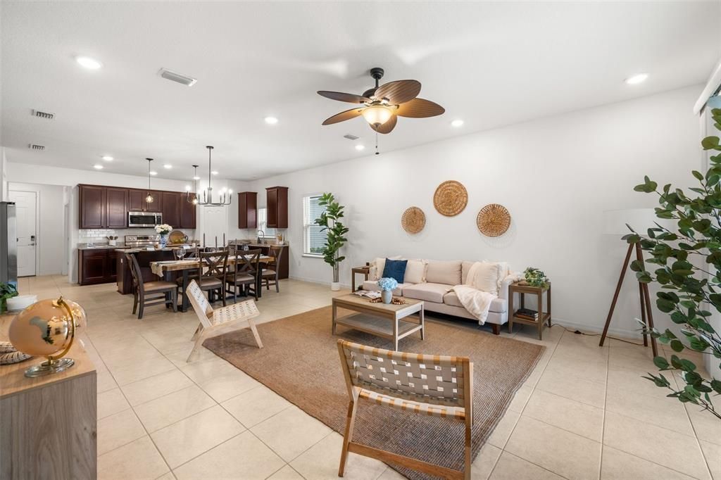 For Sale: $320,000 (3 beds, 2 baths, 1974 Square Feet)