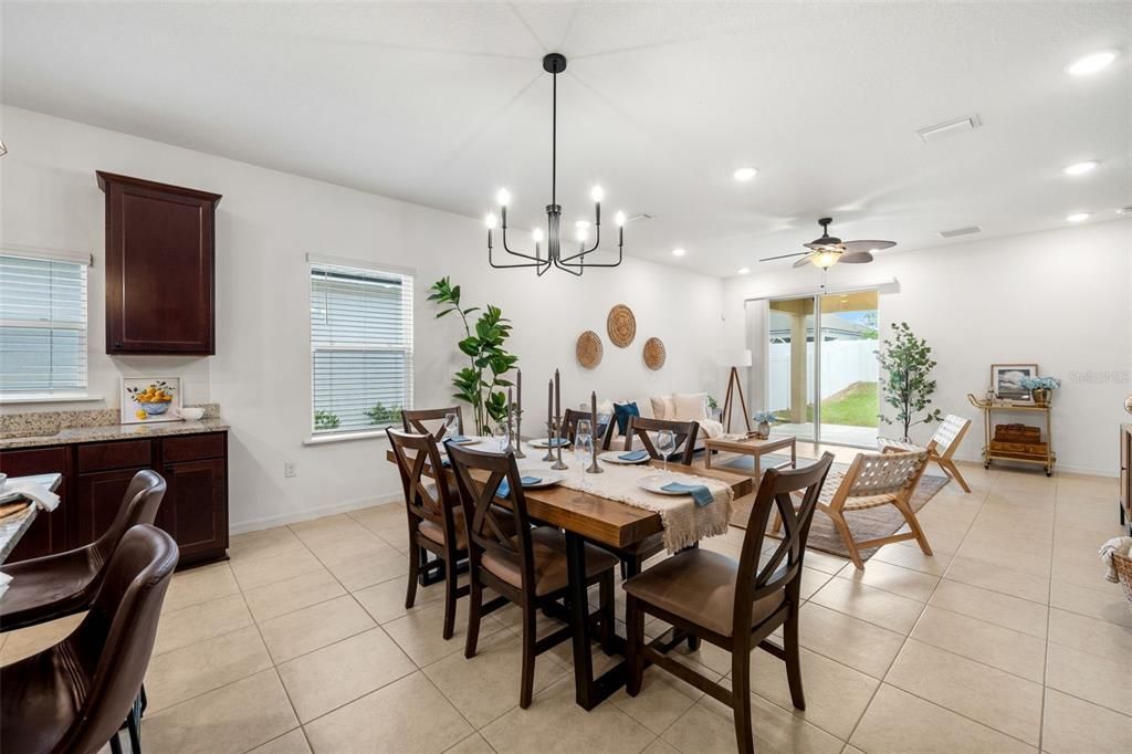 For Sale: $320,000 (3 beds, 2 baths, 1974 Square Feet)
