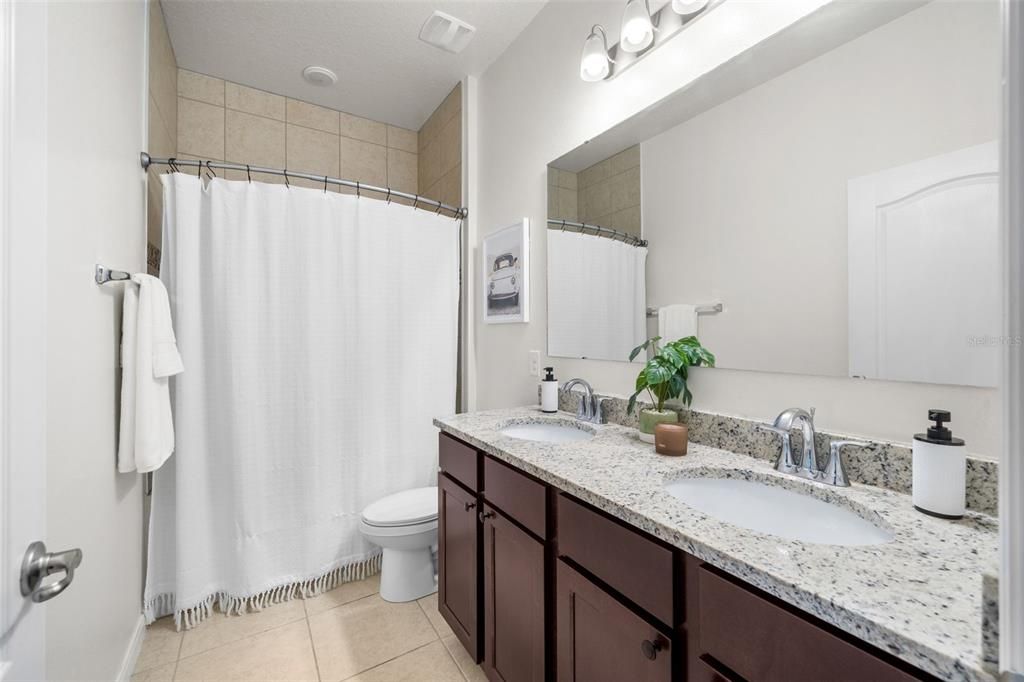 For Sale: $320,000 (3 beds, 2 baths, 1974 Square Feet)