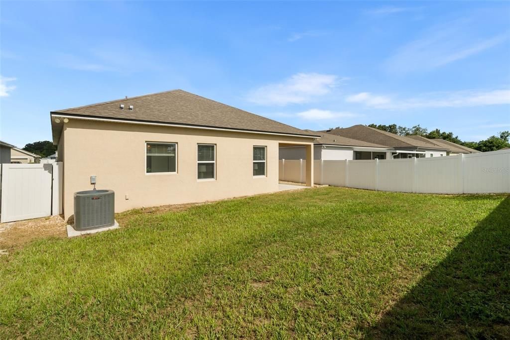 For Sale: $320,000 (3 beds, 2 baths, 1974 Square Feet)