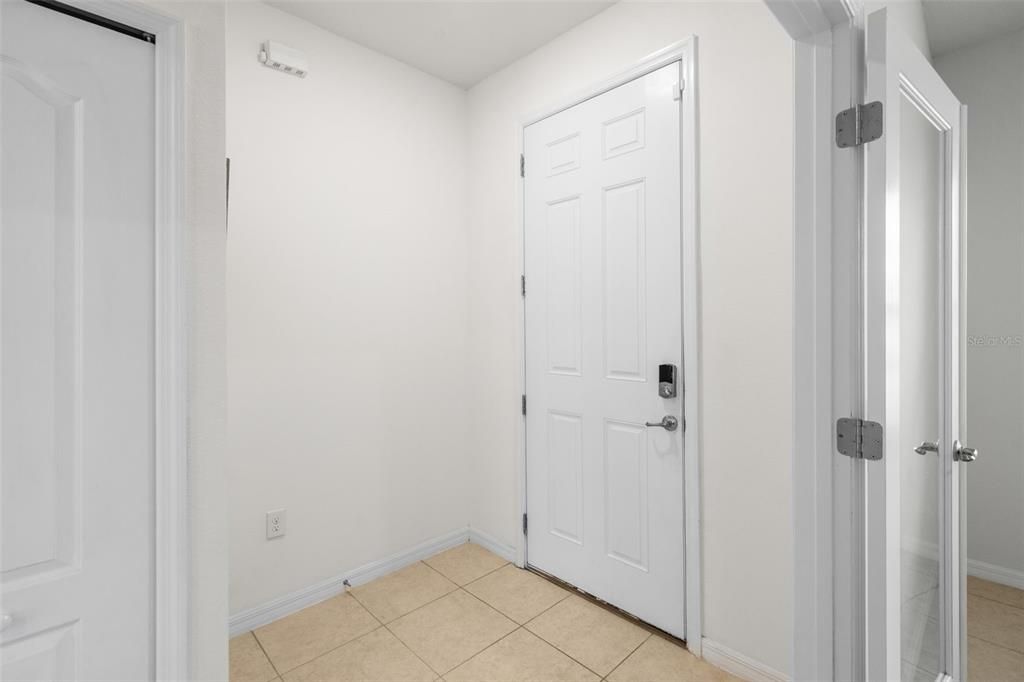 For Sale: $320,000 (3 beds, 2 baths, 1974 Square Feet)