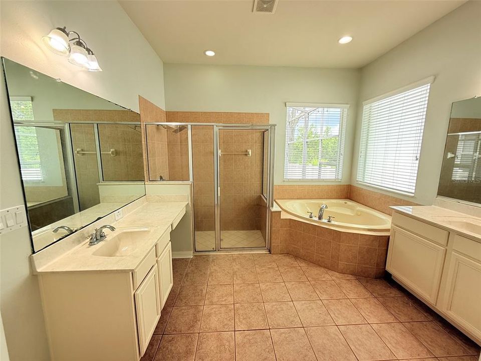 For Sale: $749,900 (4 beds, 3 baths, 3098 Square Feet)