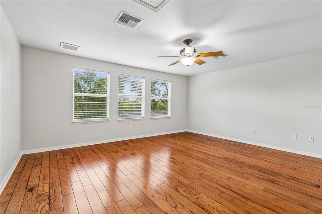 En Venta: $749,900 (4 camas, 3 baños, 3098 Pies cuadrados)