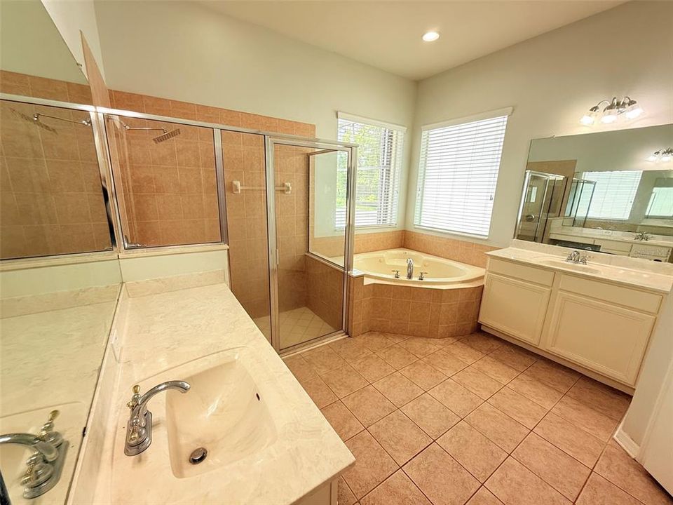 For Sale: $749,900 (4 beds, 3 baths, 3098 Square Feet)