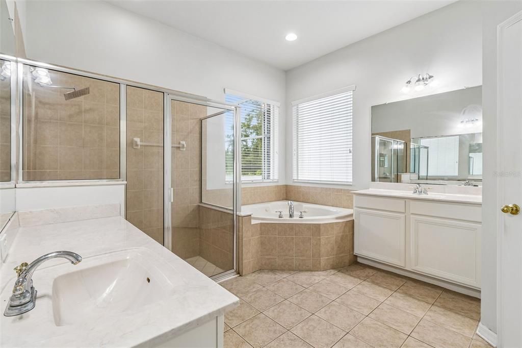 En Venta: $749,900 (4 camas, 3 baños, 3098 Pies cuadrados)