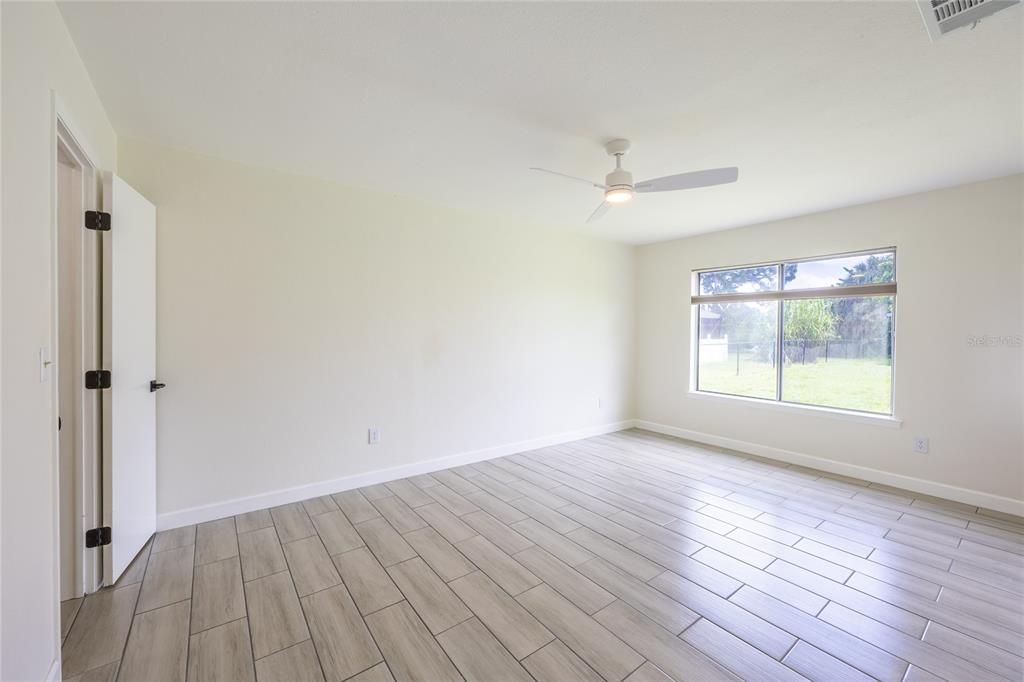 For Sale: $289,314 (2 beds, 2 baths, 1330 Square Feet)