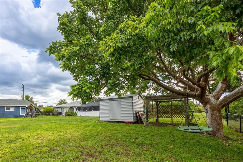For Sale: $289,314 (2 beds, 2 baths, 1330 Square Feet)