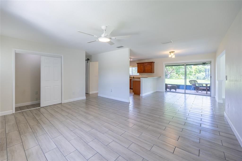 For Sale: $289,314 (2 beds, 2 baths, 1330 Square Feet)