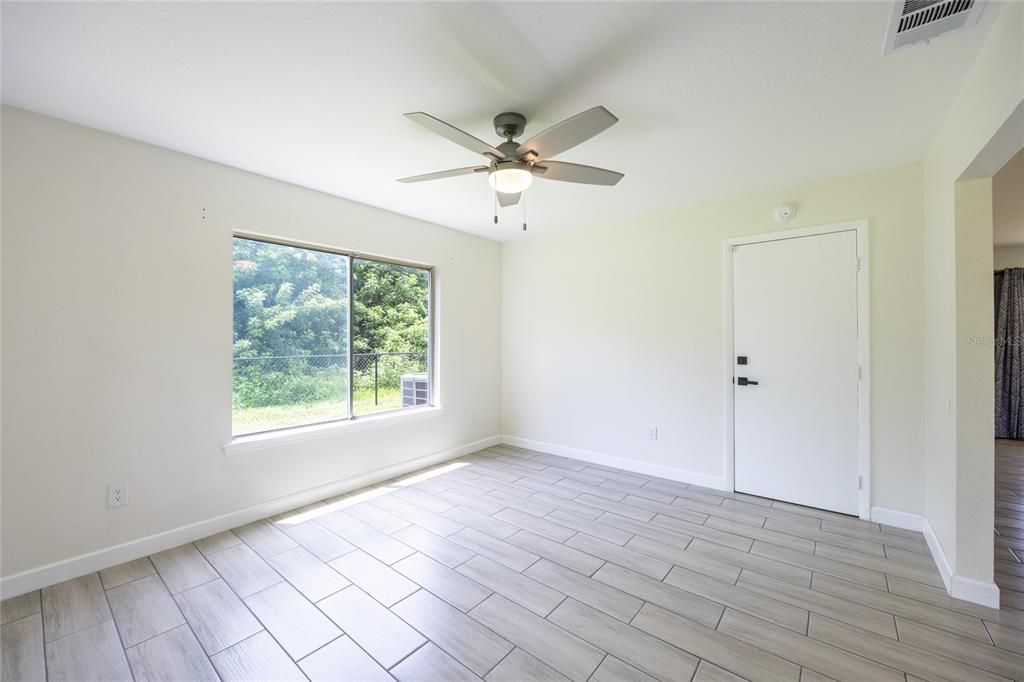 For Sale: $289,314 (2 beds, 2 baths, 1330 Square Feet)
