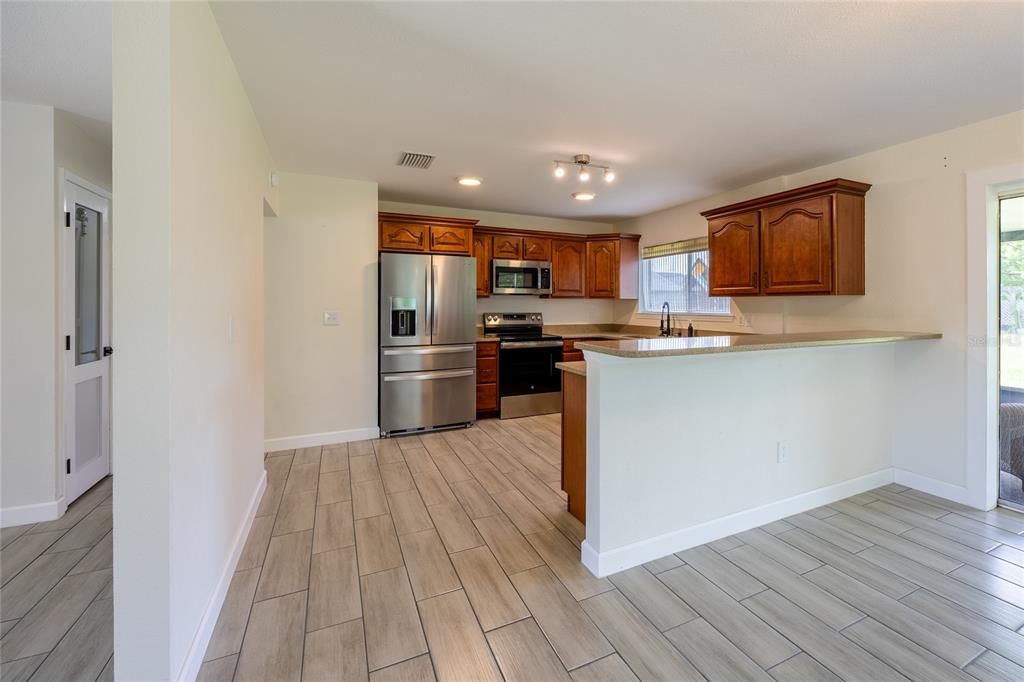 For Sale: $289,314 (2 beds, 2 baths, 1330 Square Feet)