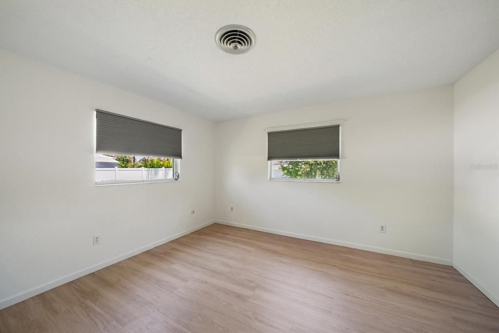 For Sale: $399,000 (3 beds, 2 baths, 1584 Square Feet)